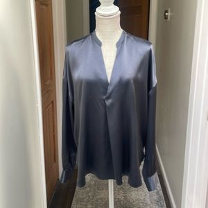 Vince silk blouse in blue no tag special